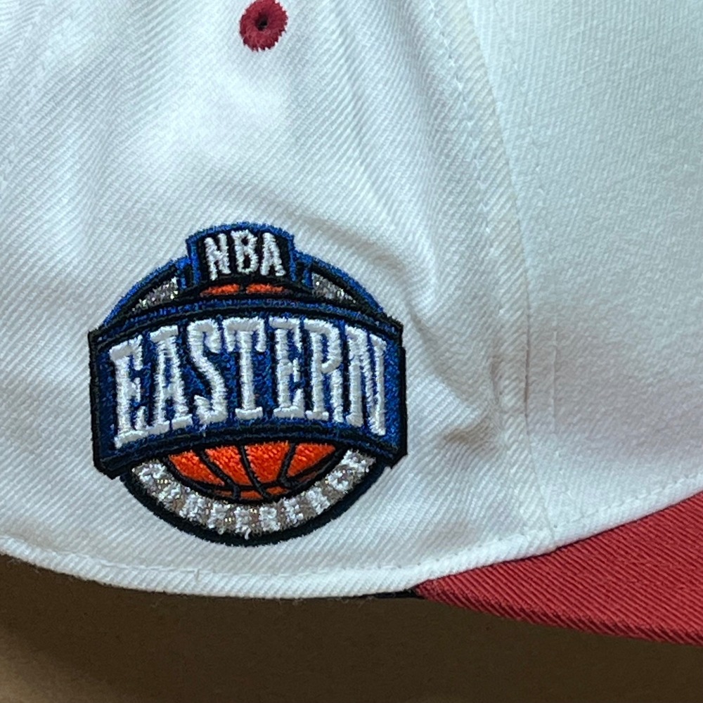 Mitchell & Ness Miami Heat Fitted Hat White Red NBA Flat Brim Cap 7 1/8 - Picture 10 of 12